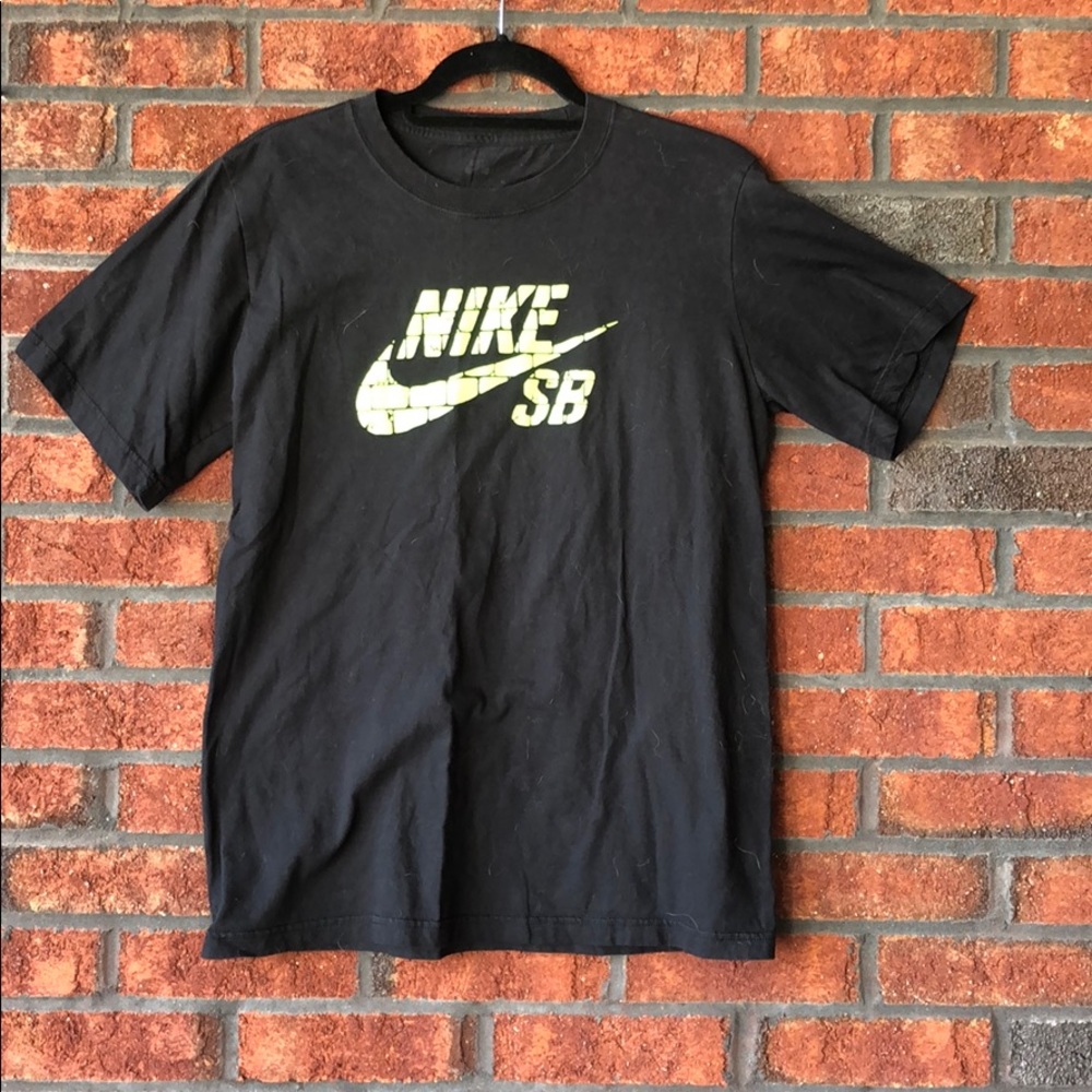 NIKE Short Sleeve Tee Shirt
